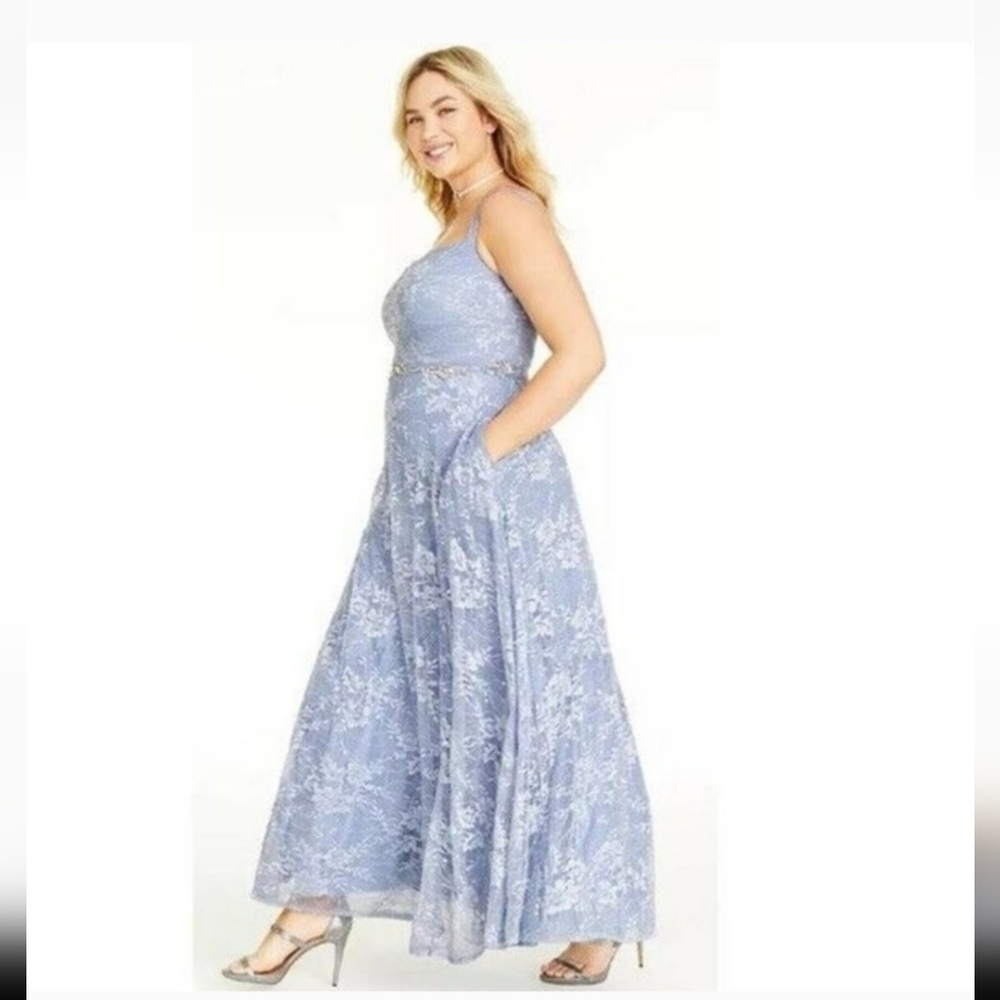 Elegant Blue Floral Maxi Dress - Picture 8 of 10